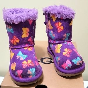 UGG, girls' size 7, medium-height boots, multi-color boots, worn